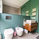 Luxury Penthouse, Exclusive Design & Private Garage 公寓 *